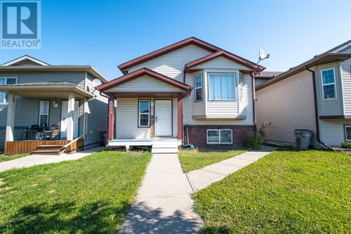 8918 71 Ave, Grande Prairie, AB, T8X0E1 | Card Image