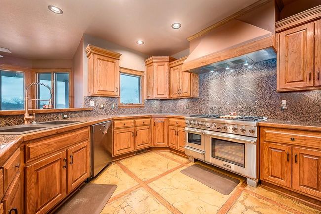 1605 Washington St, House other with 6 bedrooms, 5 bathrooms and null parking in Tonganoxie KS | Image 11