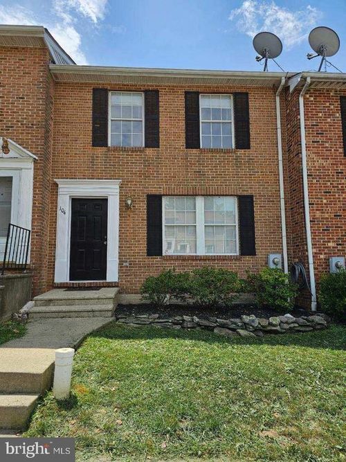 104 S Oak Cliff Ct, MOUNT AIRY, MD, 21771-5300 | Card Image