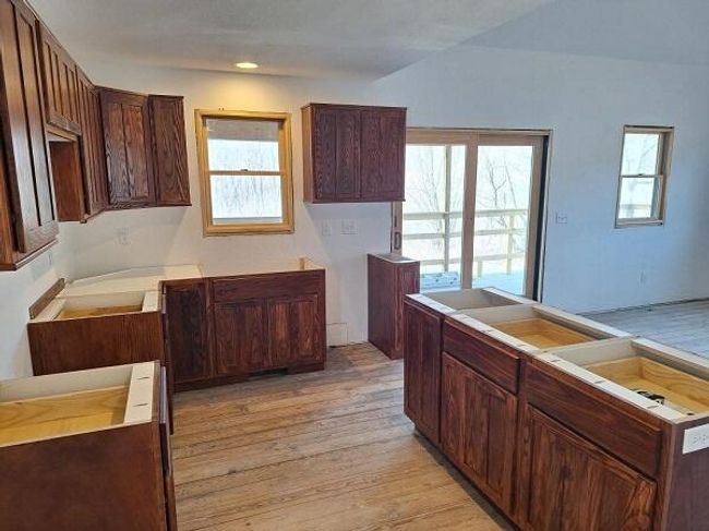 S4985 S Creek Rd, House other with 3 bedrooms, 2 bathrooms and null parking in Genoa WI | Image 8