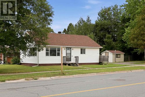 1572 Wellington St E, Sault Ste. Marie, ON, P6A2R7 | Card Image