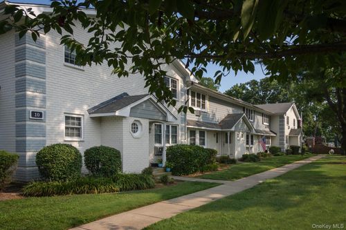 03-8a-23 Weaver Dr, Massapequa, NY, 11758-5678 | Card Image