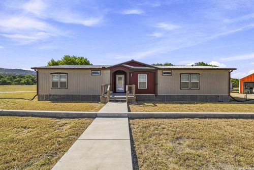 626 Spur 100, Kerrville, TX, 78028-9532 | Card Image