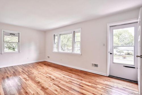 33 Arlene Ct, New City, NY, 10956-2903 | Card Image