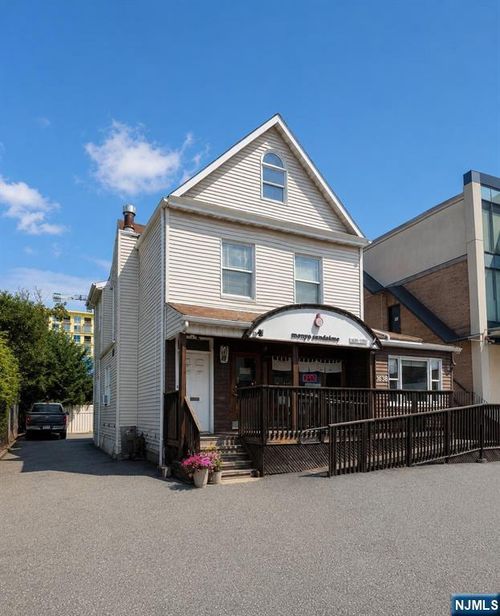 1638 Parker Ave, Fort Lee, NJ, 07024-6926 | Card Image