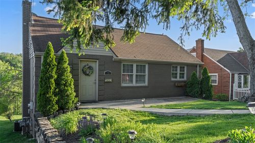 172 Orchard Dr, Pleasant Hills, PA, 15236-1440 | Card Image