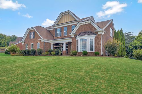 711 Thurrock Cir, Brentwood, TN, 37027-1504 | Card Image