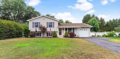 892 Jamesport Drive, House other with 3 bedrooms, 2 bathrooms and null parking in Toms River NJ | Image 3