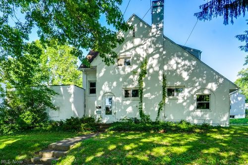 1886 Hillside Ter, Akron, OH, 44305-2870 | Card Image