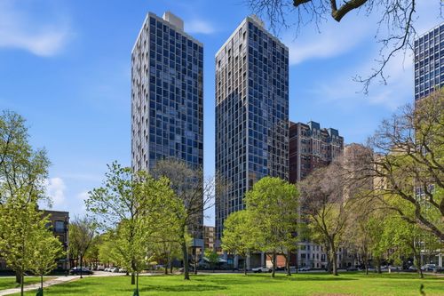 2406-345 W Fullerton Pkwy, Chicago, IL, 60614-6471 | Card Image