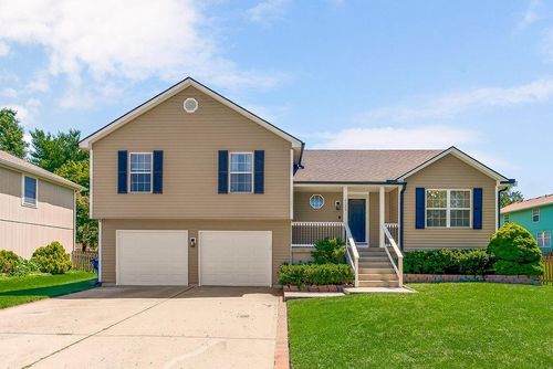 2125 Se 6th Ter, Lee's Summit, MO, 64063-1020 | Card Image