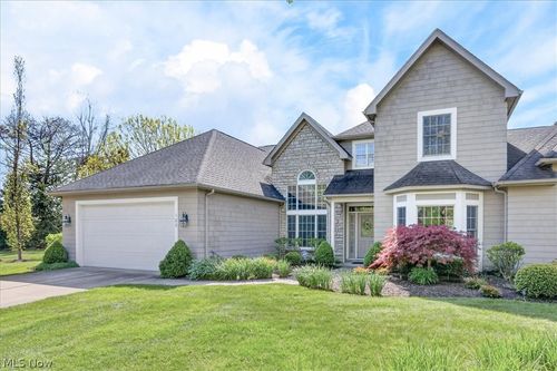 122 Haskell Dr, Bratenahl, OH, 44108-1157 | Card Image