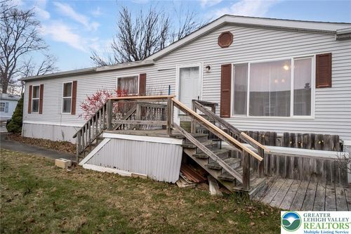 9131 N Primrose Cir, BREINIGSVILLE, PA, 18031-1656 | Card Image