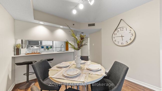 711 - 38 Elm St, Condo with 2 bedrooms, 2 bathrooms and null parking in Toronto ON | Image 16