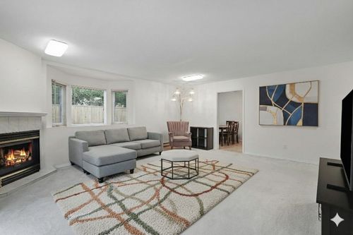 5-7901 13th Ave, Burnaby, BC, V3N2E8 | Card Image