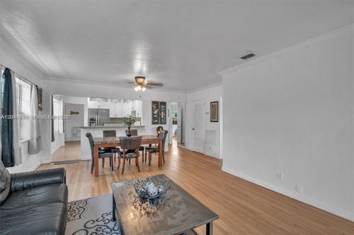 1635 Hollywood Blvd, Hollywood, FL, 33020-6809 | Card Image