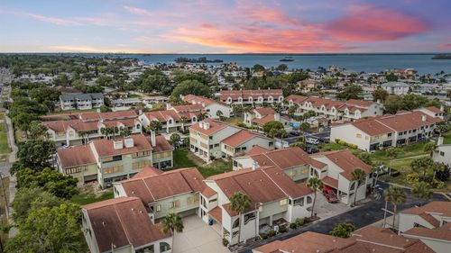 637 Drake Ln N, DUNEDIN, FL, 34698-2551 | Card Image