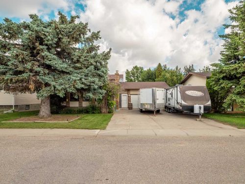 5205 40 Ave, Taber, AB, T1G1C6 | Card Image