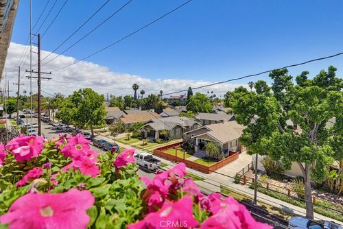 302-363 Newport Ave, Long Beach, CA, 90814-2677 | Card Image