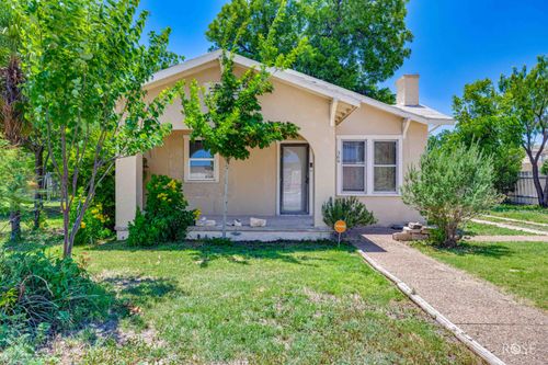 306 Ave E, Ozona, TX, 76943-1820 | Card Image