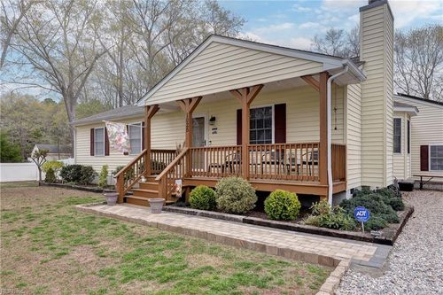 1025 Riverside Dr, Lanexa, VA, 23089-6119 | Card Image