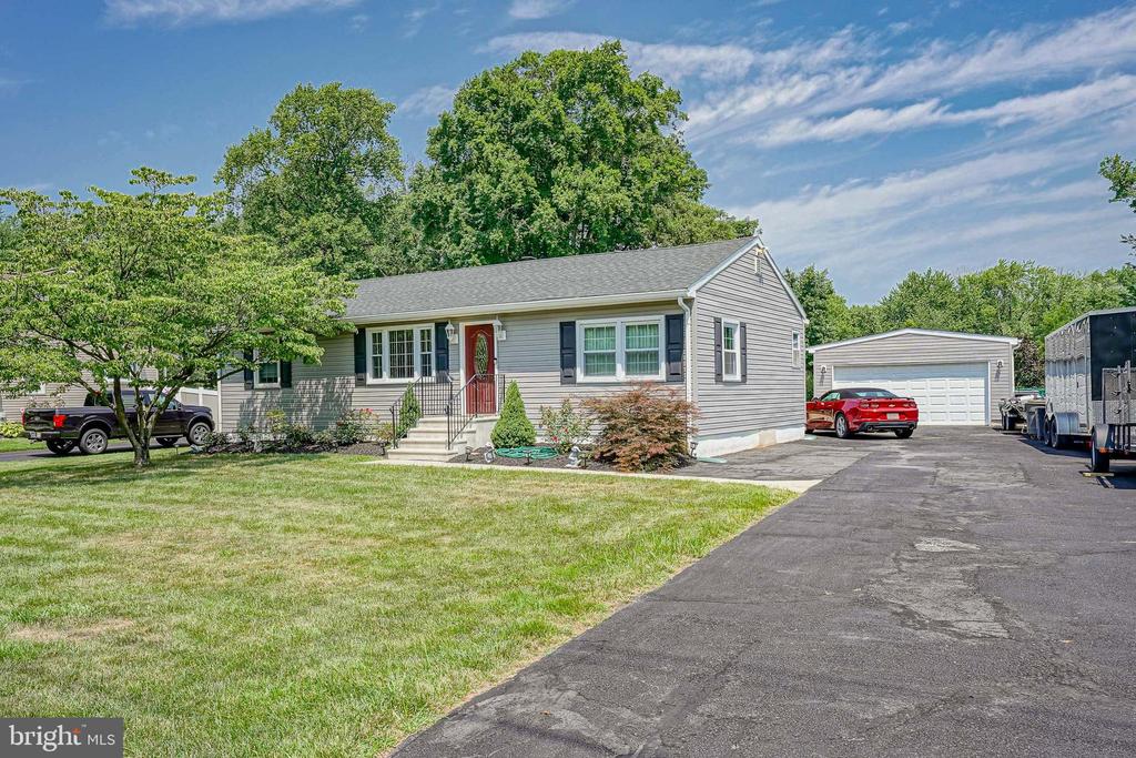 Sunset Rd, Burlington, NJ 08016
