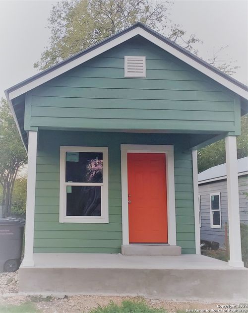 1714 W Salinas St, San Antonio, TX, 78207-2656 | Card Image