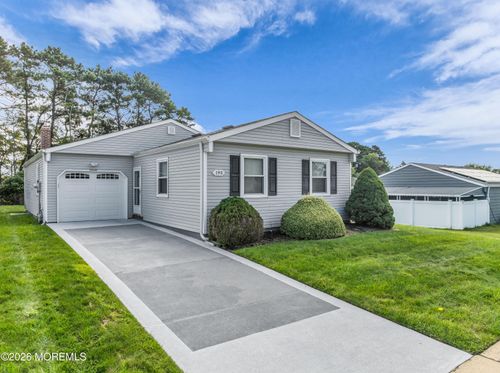 193 Torrey Pines Dr, Toms River, NJ, 08757-5755 | Card Image