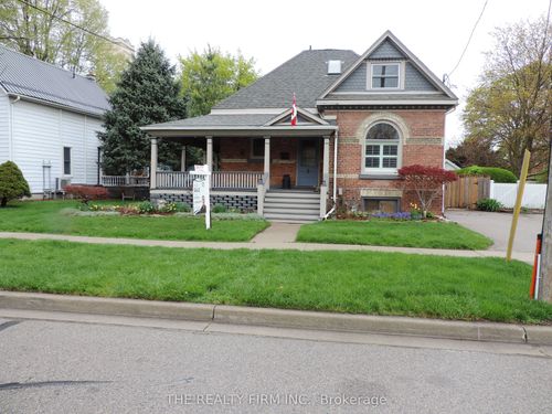11 South St E, Aylmer, ON, N5H1P5 | Card Image
