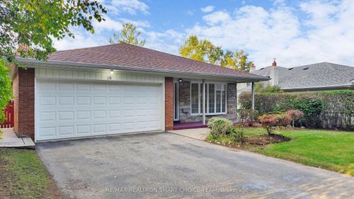 18 Brenham Cres, North York, ON, M2M2L1 | Card Image