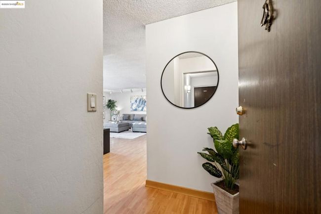APT-320 - 960 Shorepoint Ct, Condo with 2 bedrooms, 2 bathrooms and 2 parking in Alameda CA | Image 7