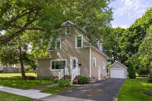 93 Atwell St, Rochester, NY, 14612-4801 | Card Image