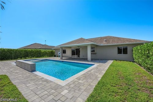 3857 39th Ave Ne, Naples, FL, 34120-7518 | Card Image