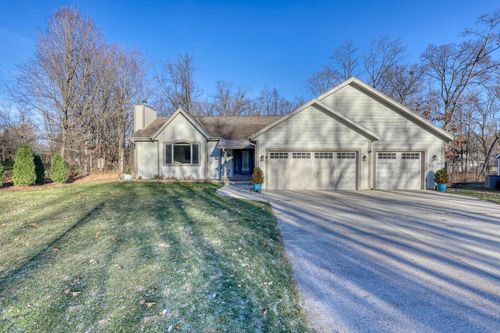 S77W19942 Holly Patch Court, MUSKEGO, WI, 53150 | Card Image
