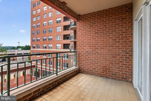403-3801 Canterbury Rd, BALTIMORE, MD, 21218-2371 | Card Image