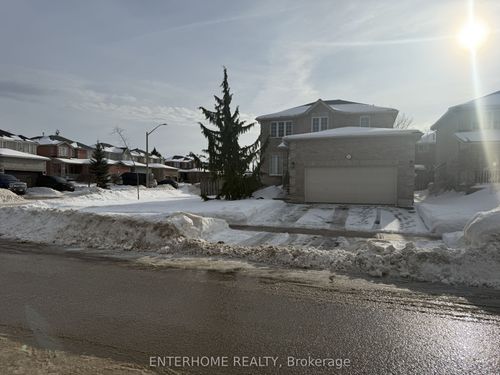 127 Birchwood Dr, Barrie, ON, L4M6X3 | Card Image