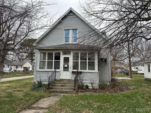 526 W 4th St, Centralia, IL, 62801-5425 | Card Image