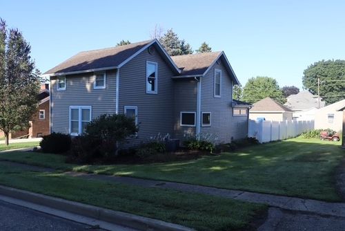 117 4th St, Walnut, IL, 61376 | Card Image