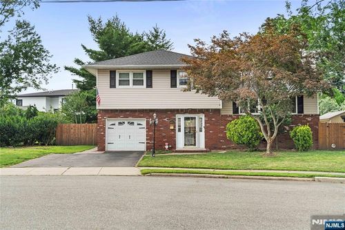1 Hazley Ct, Rochelle Park, NJ, 07662-3500 | Card Image