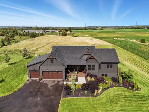 7604 E 250th St, Elko New Market, MN, 55020-8508 | Card Image