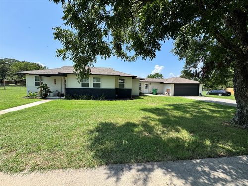 409 Mockingbird Ln, Chico, TX, 76431-2825 | Card Image