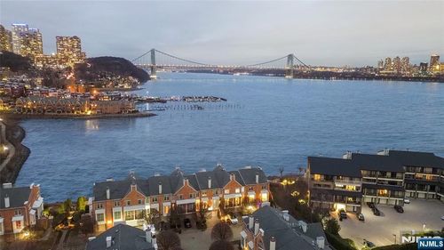 119 Hudson Cv, Edgewater, NJ, 07020-1479 | Card Image