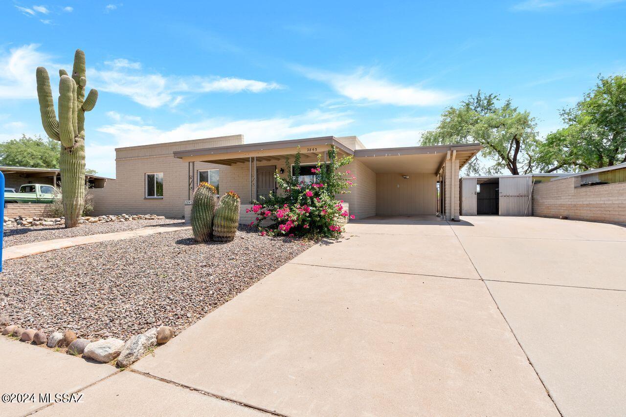 Via Del Santo , Tucson, AZ 85741