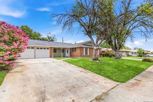 4623 Old Coach Ln, San Antonio, TX, 78220-2518 | Card Image
