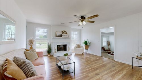 101 Trousdale Ct, Hendersonville, TN, 37075-3724 | Card Image