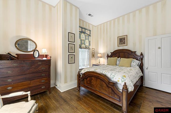 104 N 8 Th St, House other with 4 bedrooms, 5 bathrooms and null parking in Henderson MN | Image 36