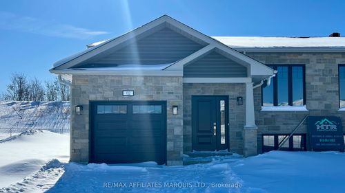 102 Woodland Dr, Cornwall, ON, K6H0J8 | Card Image