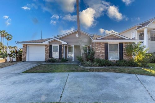 1401 Drake Ln, Gretna, LA, 70056-7784 | Card Image