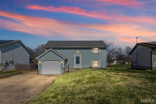 121 Walnut Ridge Dr, Bethalto, IL, 62010-1247 | Card Image