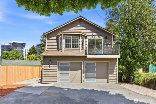 814 Ne 185th Street, Shoreline, WA, 98155 | Card Image